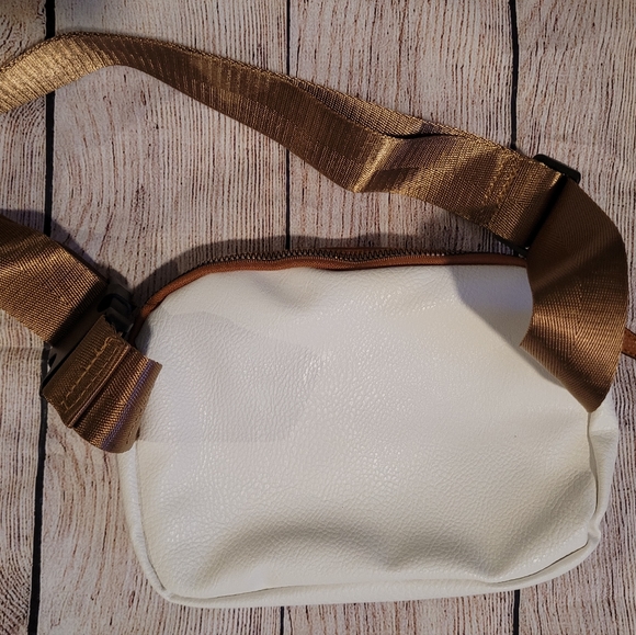 FAUX Leather Sling Bag✨️ - Picture 7 of 7